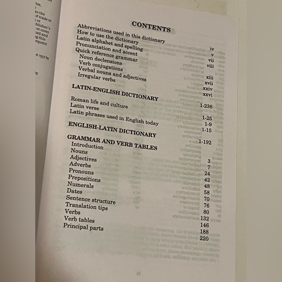 COLLINS LATIN CONCISE DICTIONARY. - Picture 4 of 9